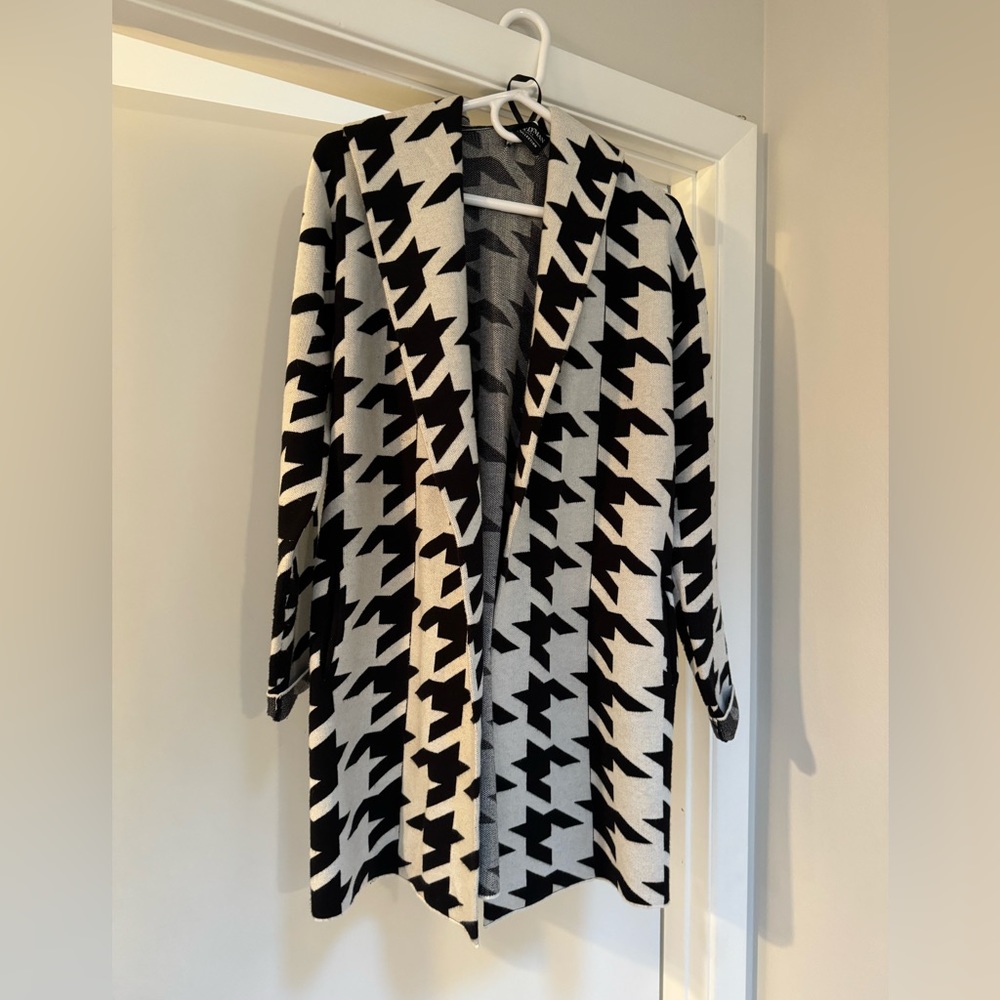 Frank Lyman Houndstooth Check Open Front Cardigan